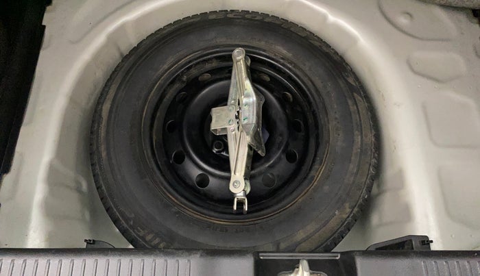 2019 Maruti Swift VXI, Petrol, Manual, 44,583 km, Dicky (Boot door) - Tool missing