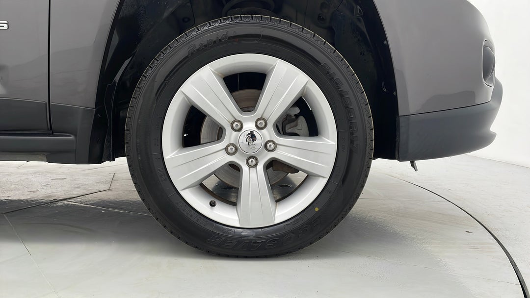 2014 Jeep Compass Sport (4x2), Manual, 119702 km, Right Front Wheel