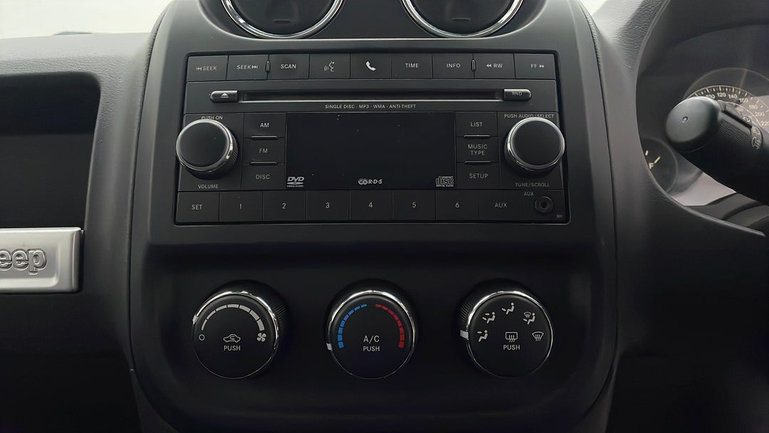 2014 Jeep Compass Sport (4x2), Manual, 119702 km, Center Console