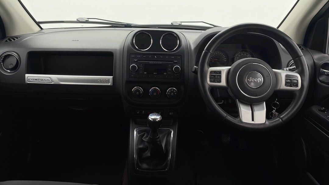 2014 Jeep Compass Sport (4x2), Manual, 119702 km, Dashboard View