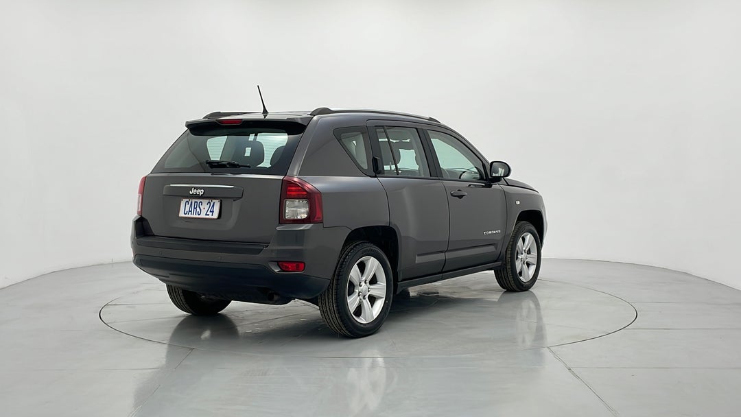 2014 Jeep Compass Sport (4x2), Manual, 119702 km, Right Back Diagonal (45- Degree) View