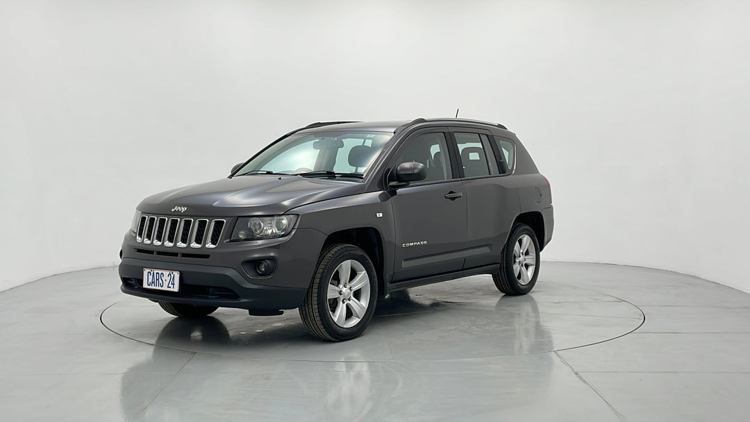 2014 Jeep Compass Sport (4x2), Manual, 119702 km, Left Front Diagonal (45- Degree) View