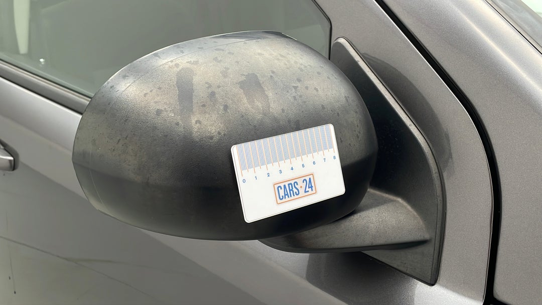 2014 Jeep Compass Sport (4x2), Manual, 119702 km, Side Mirrors Housing RHS Paint blemish