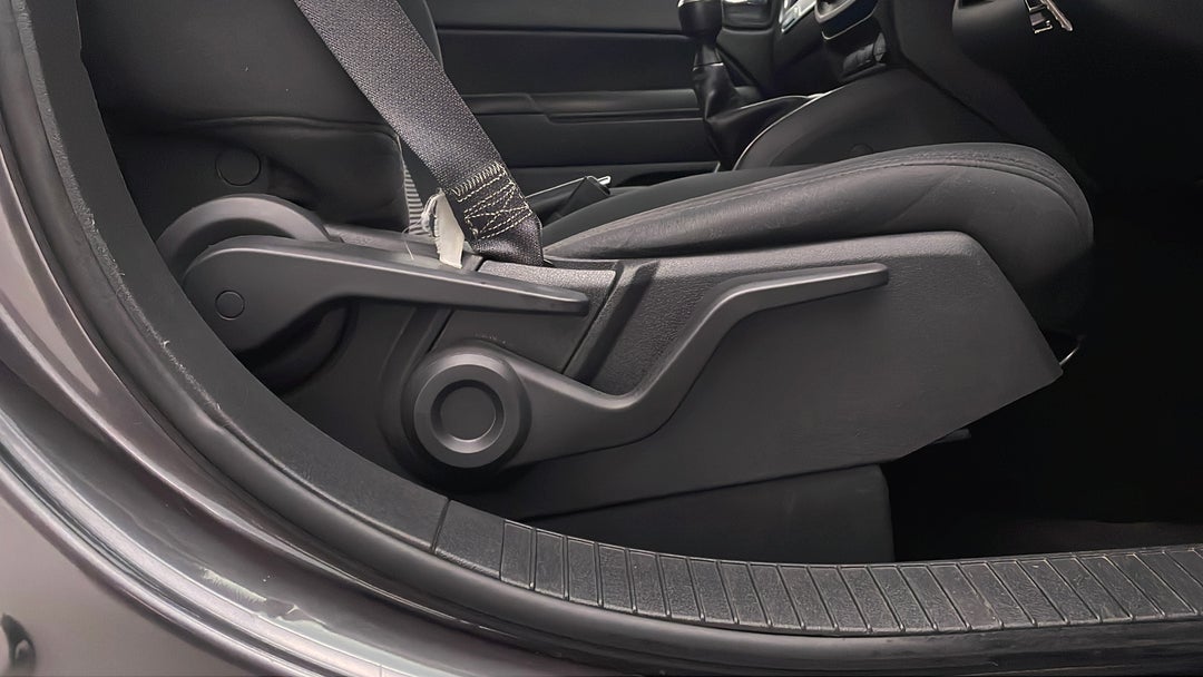 2014 Jeep Compass Sport (4x2), Manual, 119702 km, Drivers Side Adjustment Panel