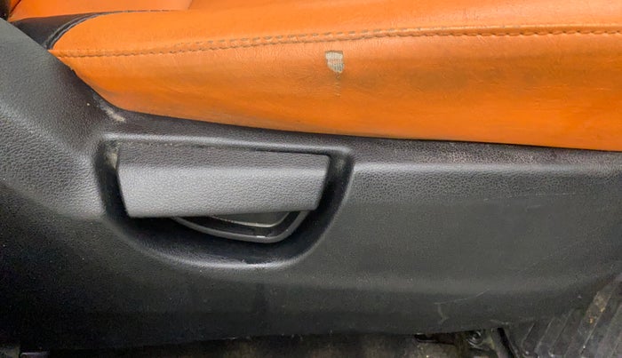 2019 Hyundai NEW SANTRO SPORTZ MT, Petrol, Manual, 49,352 km, Driver Side Adjustment Panel
