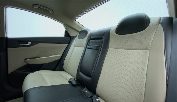 2018 Hyundai Verna 1.6 CRDI SX + AT, Diesel, Automatic, 66,035 km, Right Side Rear Door Cabin