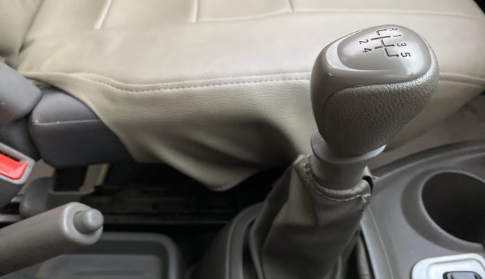 2016 Datsun Redi Go T (O), Petrol, Manual, 14,181 km, Gear Lever
