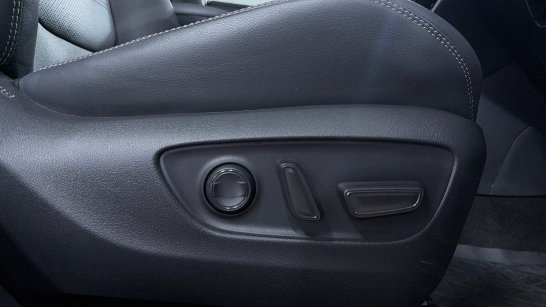 2024 Toyota RAV4 Cruiser (AWD) Hybrid, Automatic, 8302 km, Drivers Side Adjustment Panel