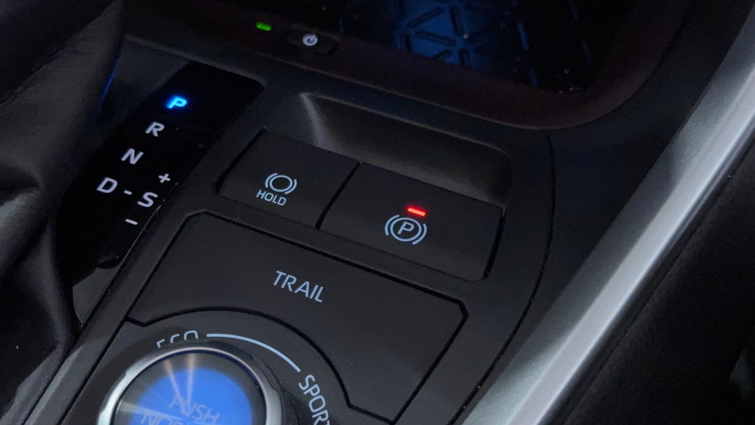 2024 Toyota RAV4 Cruiser (AWD) Hybrid, Automatic, 8302 km, Handbrake