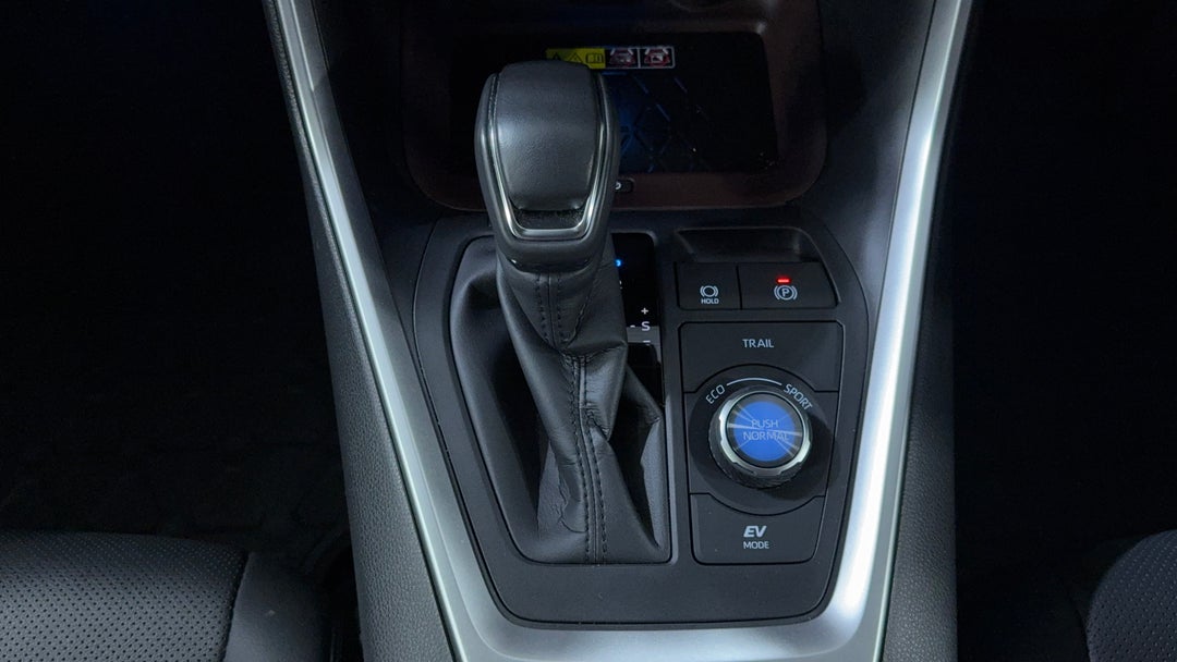 2024 Toyota RAV4 Cruiser (AWD) Hybrid, Automatic, 8302 km, Gear Lever 