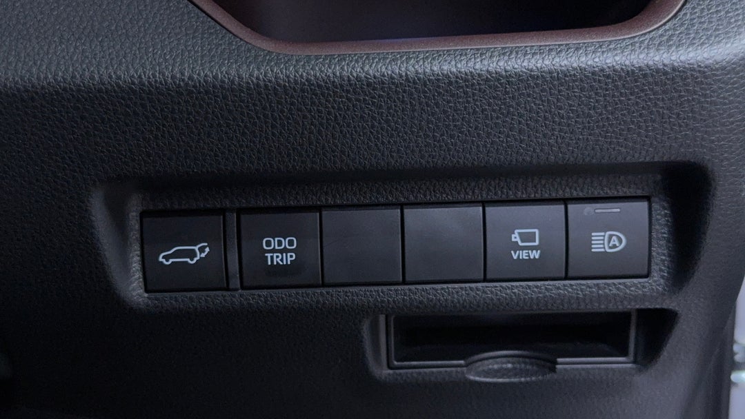 2024 Toyota RAV4 Cruiser (AWD) Hybrid, Automatic, 8302 km, Utility Switches/Buttons