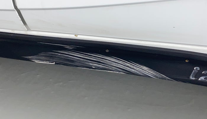 2020 Hyundai NEW I20 ASTA (O) 1.2 MT, Petrol, Manual, 36,716 km, Left running board - Minor scratches