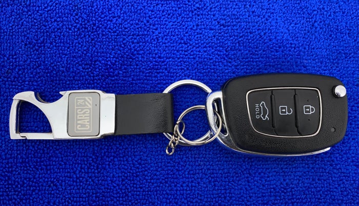 2021 Hyundai AURA S 1.2 CNG, CNG, Manual, 26,014 km, Key Close Up