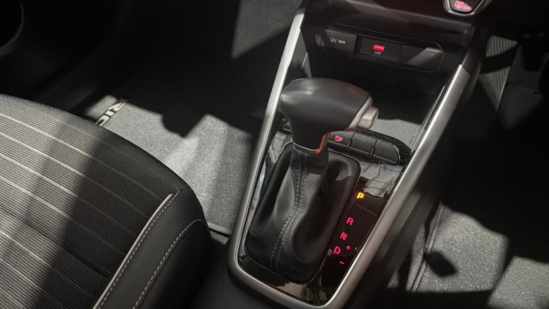 2022 Kia Rio Gt-line, Automatic, 53486 km, Gear Lever 