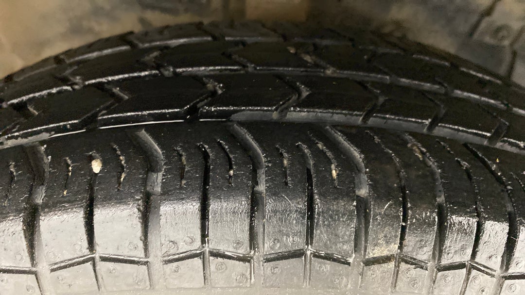 Right Front Tyre Tread