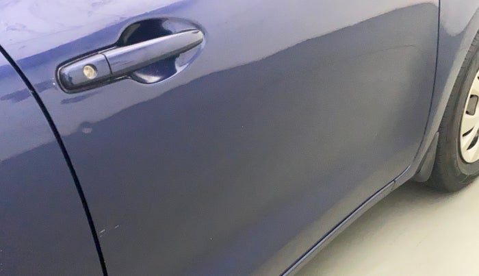 2018 Maruti Swift VXI, Petrol, Manual, 85,007 km, Driver-side door - Minor scratches