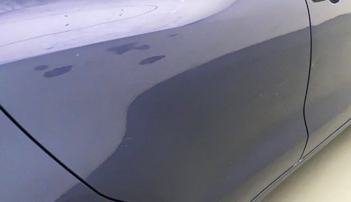 2018 Maruti Swift VXI, Petrol, Manual, 85,007 km, Right rear door - Minor scratches