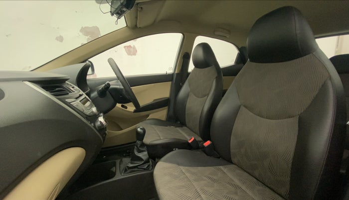 2013 Hyundai Eon MAGNA +, Petrol, Manual, 26,337 km, Right Side Front Door Cabin