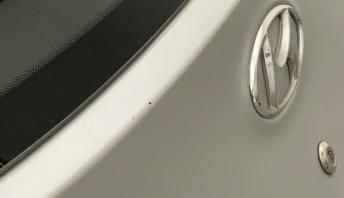 2013 Hyundai Eon MAGNA +, Petrol, Manual, 26,337 km, Dicky (Boot door) - Slightly rusted