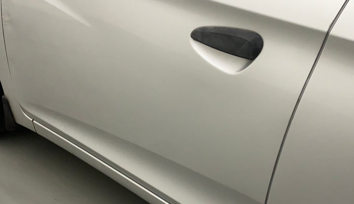 2013 Hyundai Eon MAGNA +, Petrol, Manual, 26,337 km, Front passenger door - Slightly dented