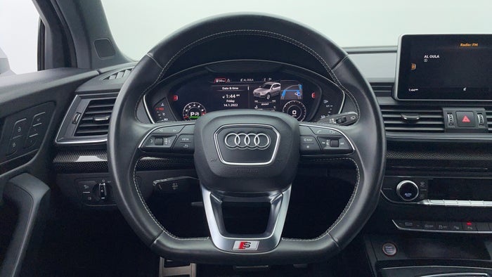Audi SQ5-Steering Wheel Close-up