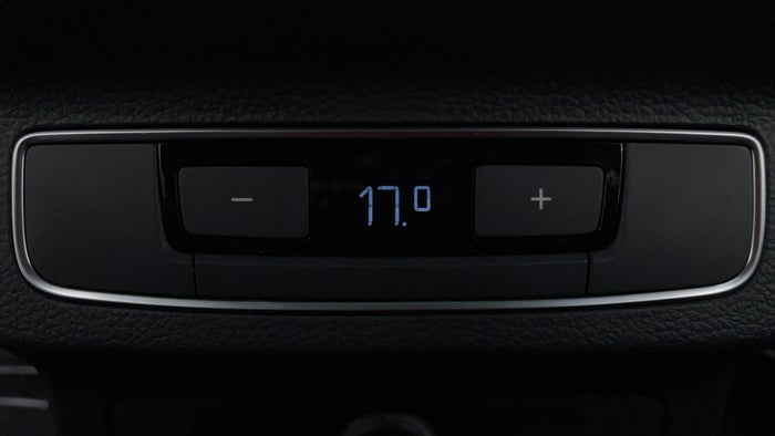 Audi SQ5-Rear AC Temperature Control