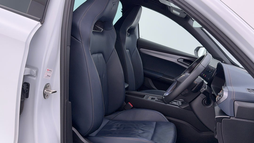 2024 Cupra Formentor Vzx, Automatic, 31352 km, Right Side Front Door Cabin View