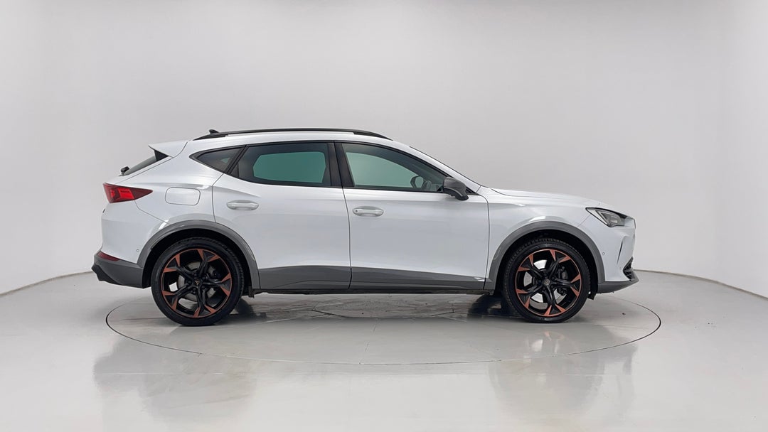 2024 Cupra Formentor Vzx, Automatic, 31352 km, Right Side View