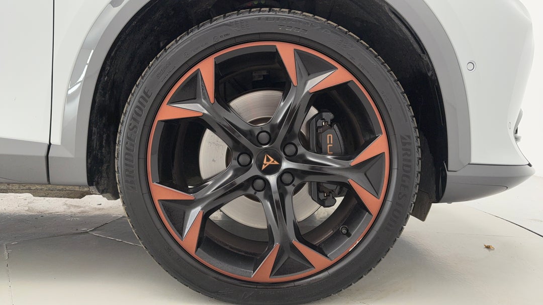 2024 Cupra Formentor Vzx, Automatic, 31352 km, Right Front Wheel