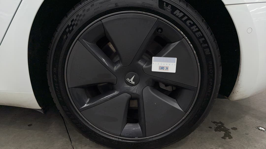 2021 Tesla Model 3 Standard Range Plus RWD, Automatic, 63729 km, Wheels Rim Rear LHS Gutter Rash