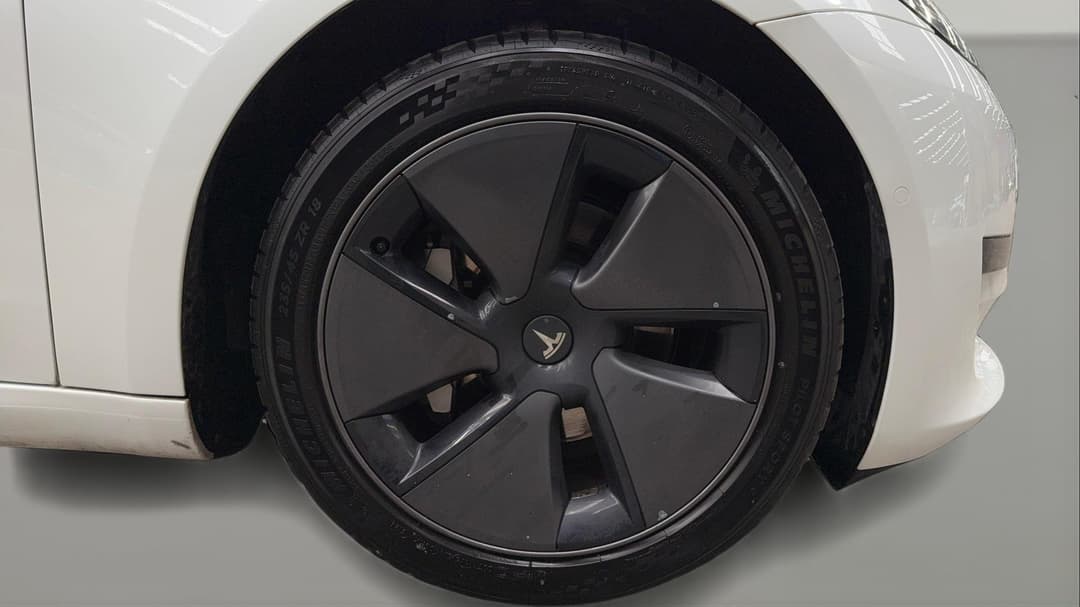 2021 Tesla Model 3 Standard Range Plus RWD, Automatic, 63729 km, Right Front Wheel