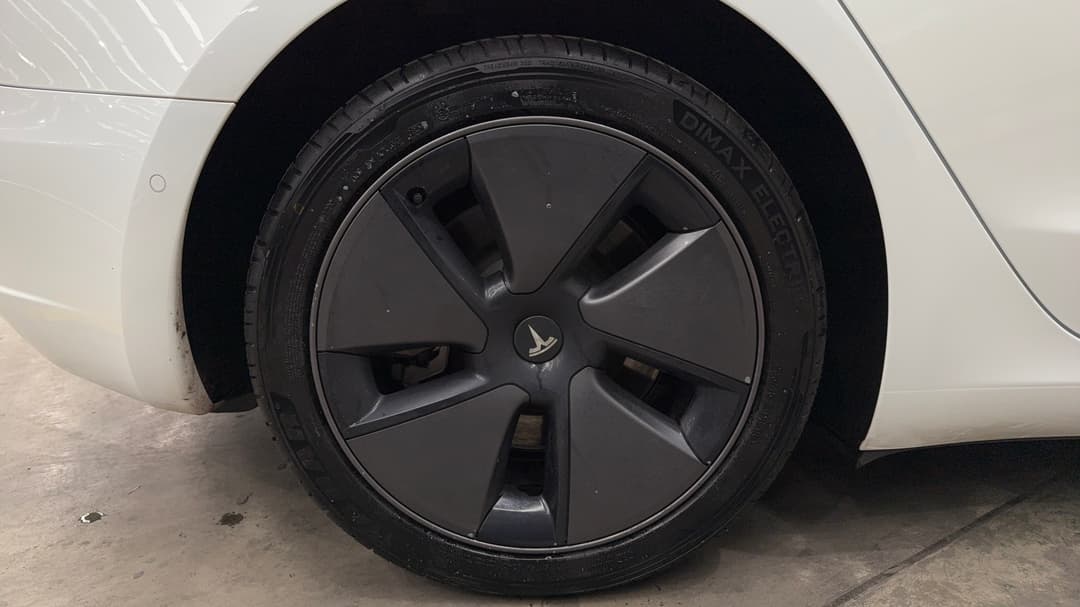 2021 Tesla Model 3 Standard Range Plus RWD, Automatic, 63729 km, Right Rear Wheel