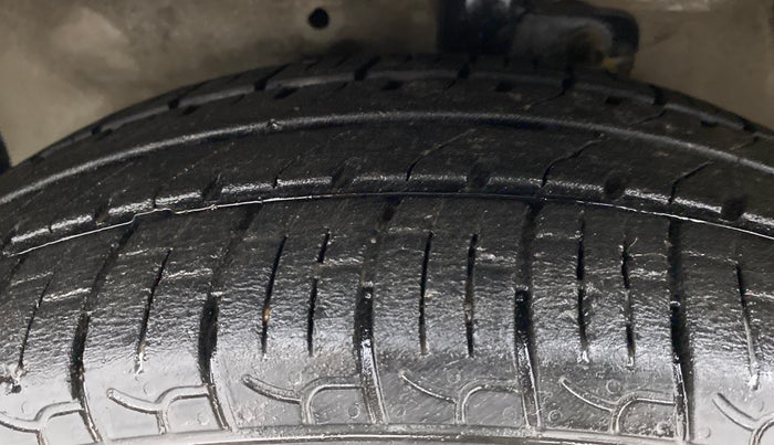 2018 Maruti Celerio VXI d, Petrol, Manual, 54,785 km, Left Front Tyre Tread