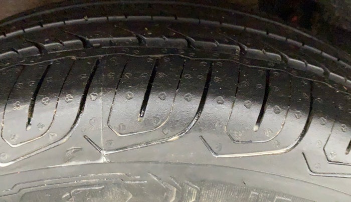 2018 Tata Tigor Buzz DIESEL, Diesel, Manual, 70,901 km, Right Rear Tyre Tread