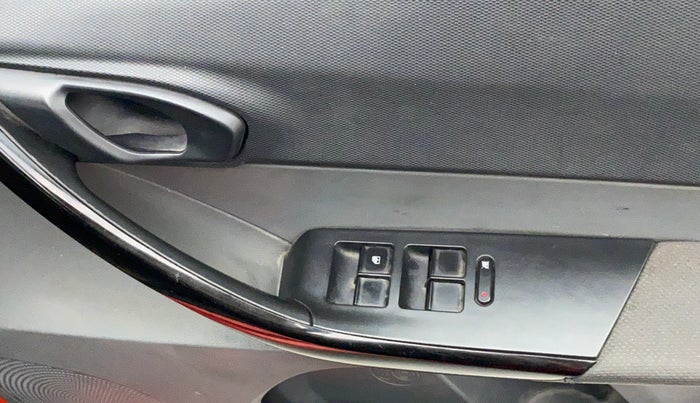 2018 Tata Tigor Buzz DIESEL, Diesel, Manual, 70,901 km, Right front window switch / handle - Master window function not working