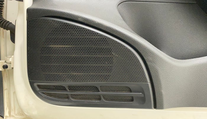2014 Volkswagen Polo HIGHLINE1.2L, Petrol, Manual, 72,414 km, Speaker