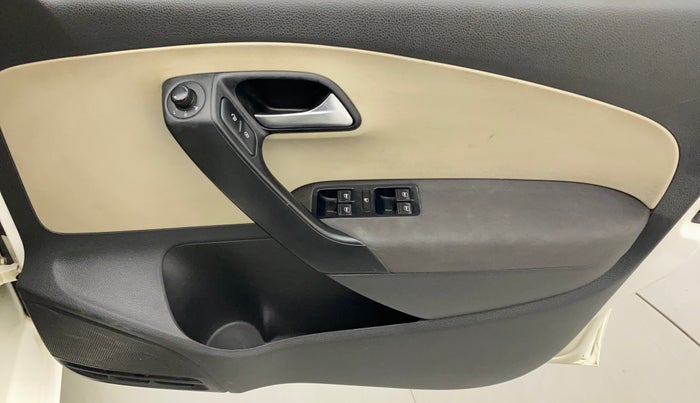 2014 Volkswagen Polo HIGHLINE1.2L, Petrol, Manual, 72,414 km, Driver Side Door Panels Control