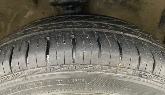 2014 Maruti Wagon R 1.0 VXI, Petrol, Manual, 1,01,391 km, Right Front Tyre Tread