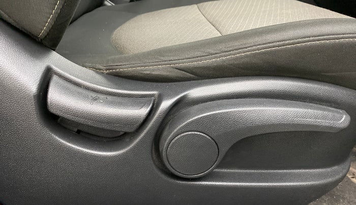 2017 Hyundai Creta 1.6 SX CRDI, Diesel, Manual, 70,608 km, Driver Side Adjustment Panel