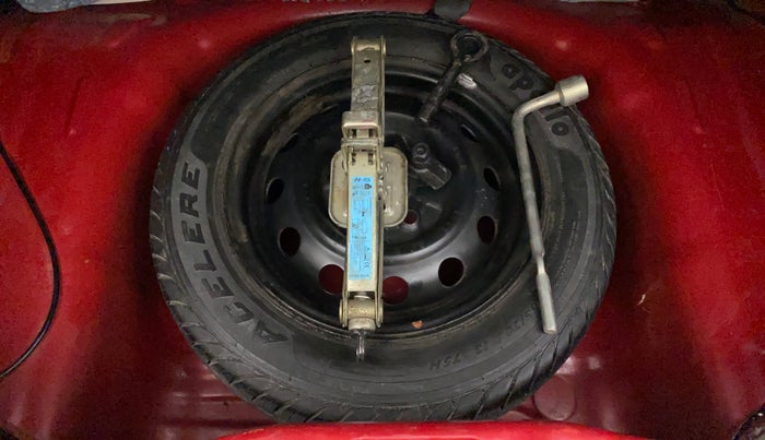 2015 Hyundai Eon MAGNA +, Petrol, Manual, 53,631 km, Dicky (Boot door) - Tool missing