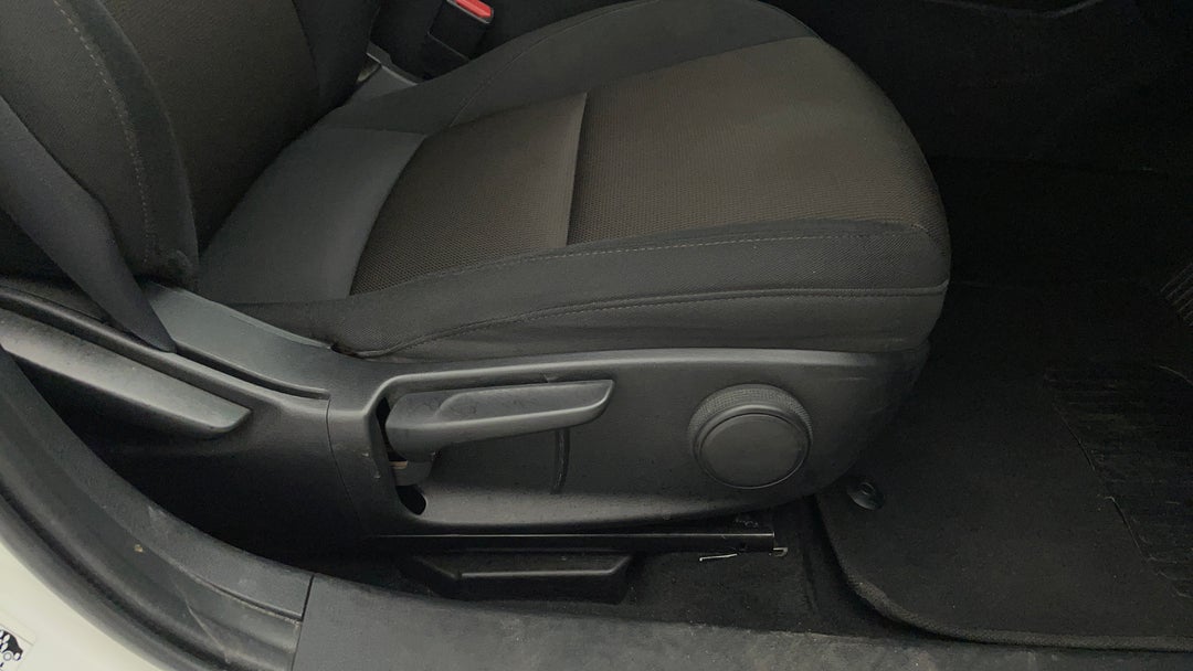 2021 Mazda 3 G20 Pure, Automatic, 60771 km, Drivers Side Adjustment Panel