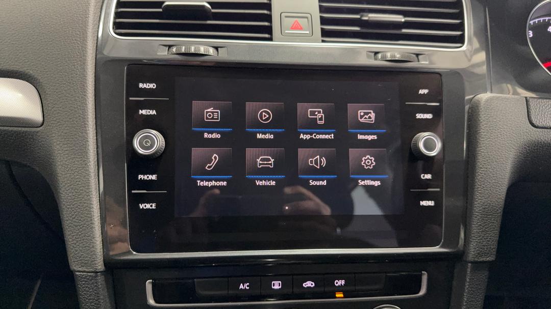 2017 Volkswagen Golf 110 Tsi Trendline, Automatic, 118407 km, Infotainment System