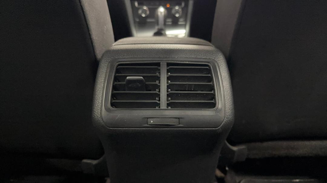 2017 Volkswagen Golf 110 Tsi Trendline, Automatic, 118407 km, Rear A/C Vent