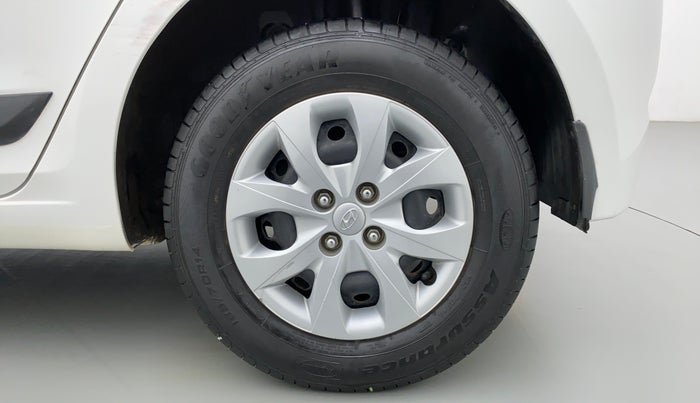 2016 Hyundai Elite i20 SPORTZ 1.2, Petrol, Manual, 15,602 km, Left Rear Wheel