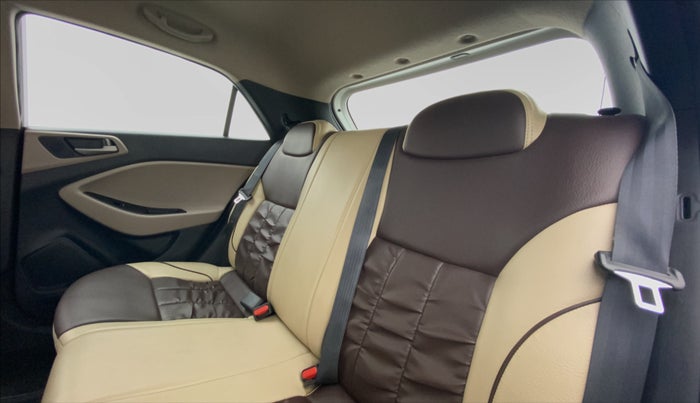 2016 Hyundai Elite i20 SPORTZ 1.2, Petrol, Manual, 15,602 km, Right Side Rear Door Cabin