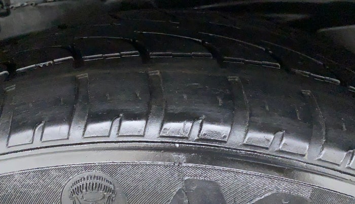 2018 Tata Hexa Varicor 400 XT, Diesel, Manual, 90,594 km, Left Front Tyre Tread