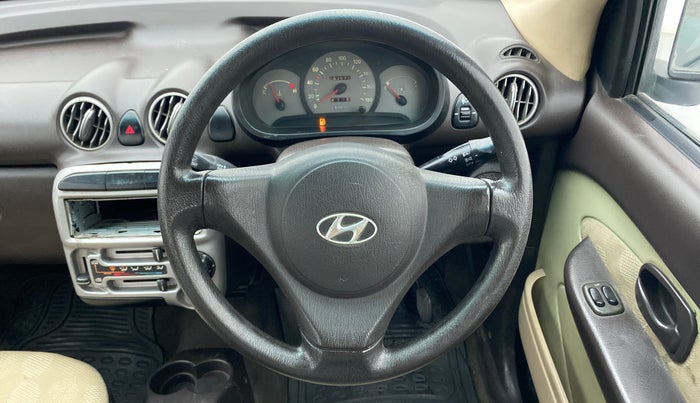 2010 Hyundai Santro Xing GLS, Petrol, Manual, 62,572 km, Steering Wheel Close Up
