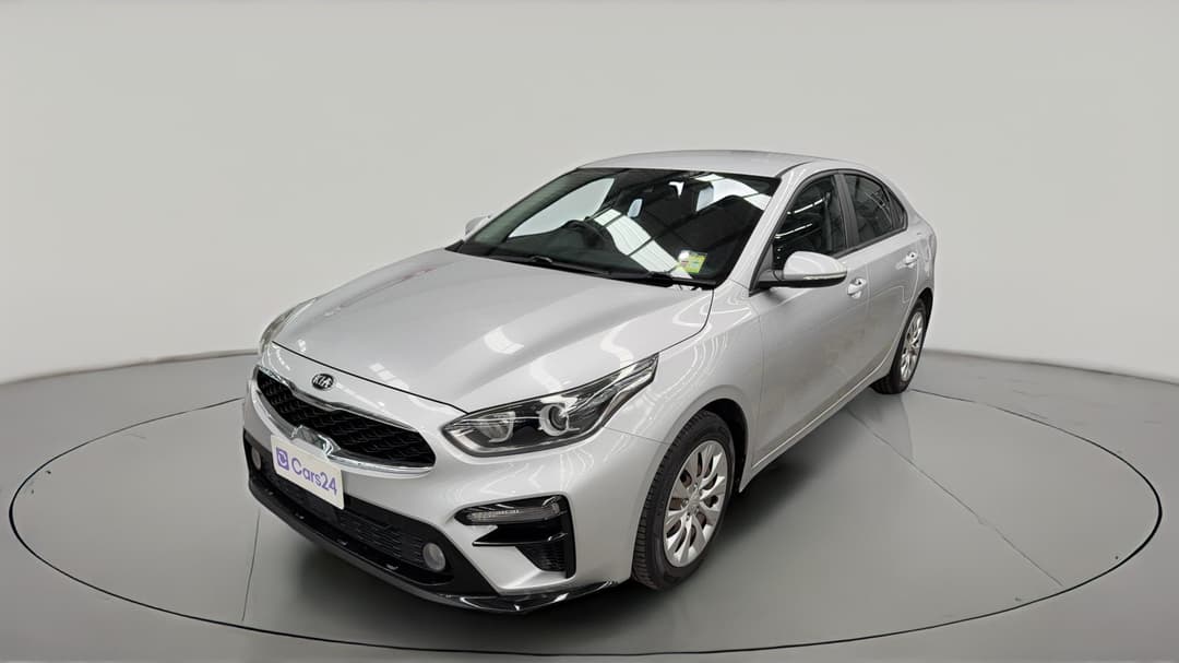 2020 Kia Cerato S, Automatic, 114324 km, Left Front Diagonal (45- Degree) View