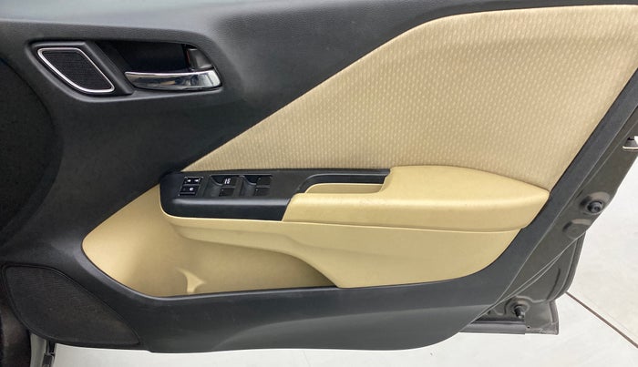 2017 Honda City 1.5L I-VTEC V MT, Petrol, Manual, 57,852 km, Driver Side Door Panels Control