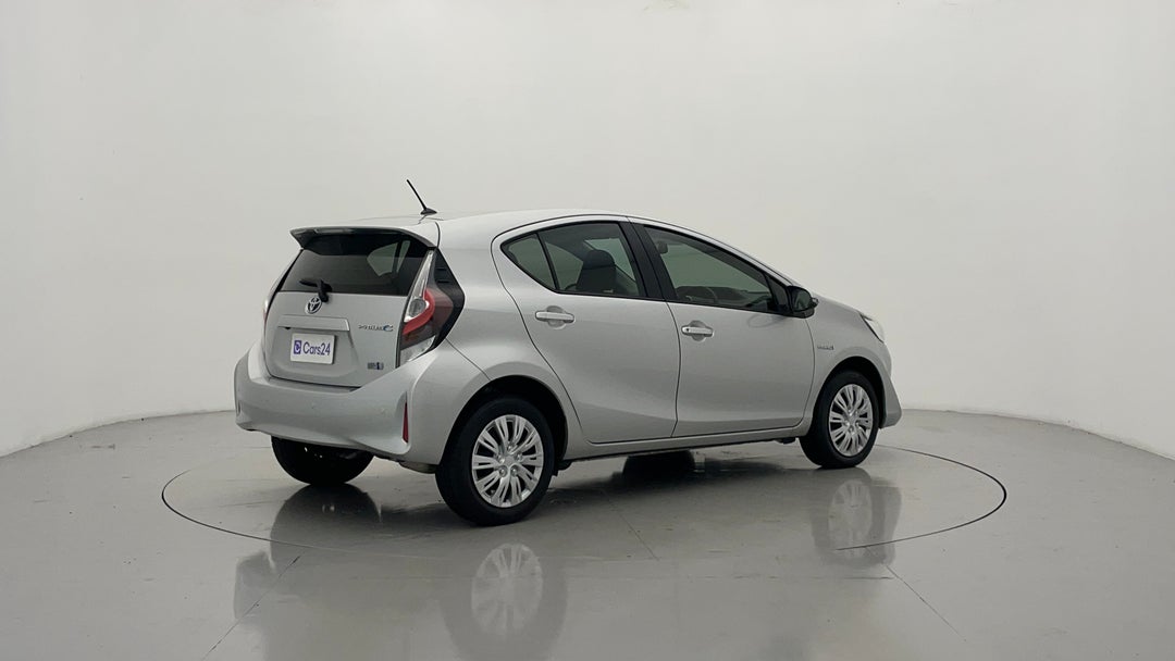 Right Back Diagonal (45- Degree) View